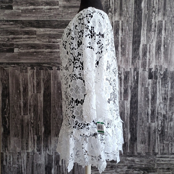 ALFANI Graphic Blooms Eyelet floral white Lace Belle Sleeve Top New with tags XL - Picture 2 of 9